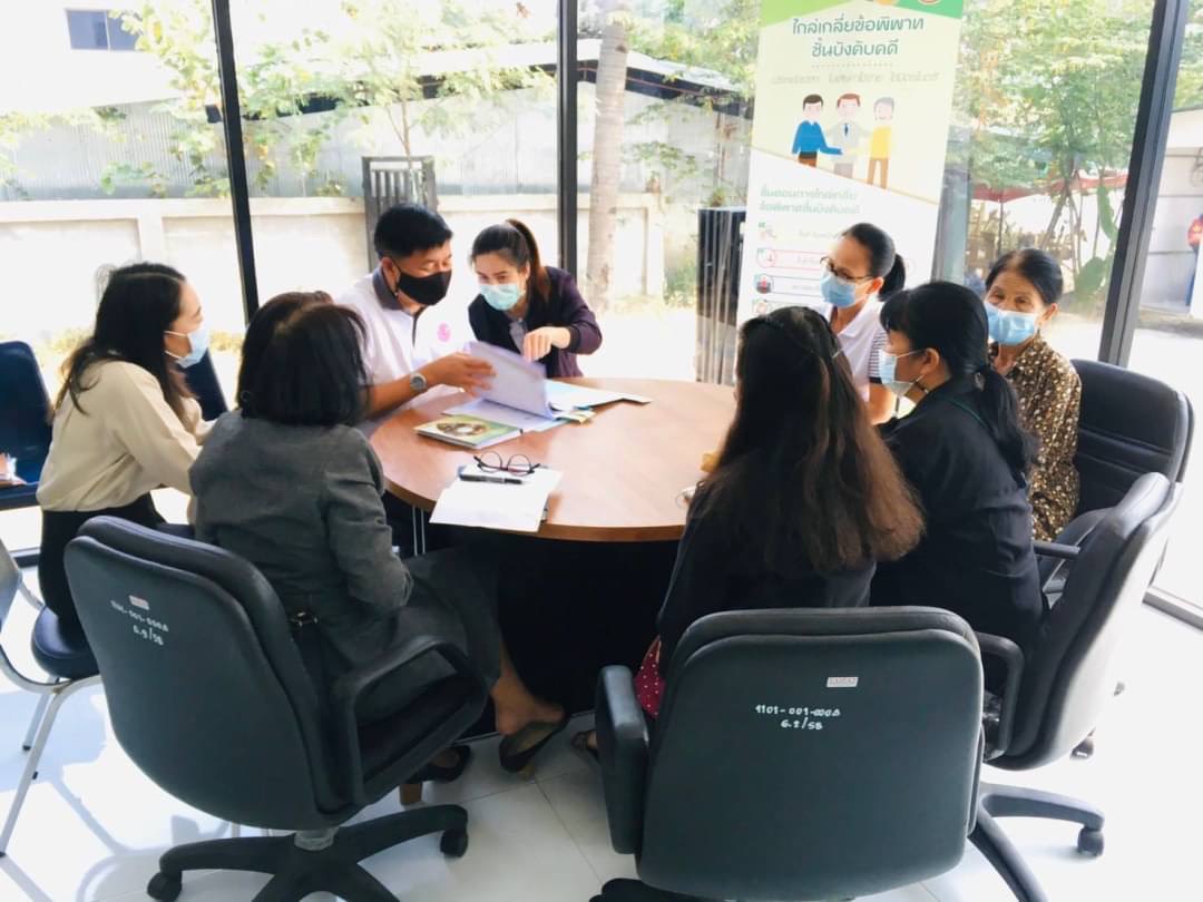 ﻿สำนักงานบังคับคดีจังหวัดเชียงใหม่ สาขาฮอด จัดโครงการไกล่เกลี่ยทั่วไทยร่วมใจช่วยเหลือลูกหนี้ที่ได้รับผลกระทบจากไวรัสโคโรนา 2019 (COVID - 19) ได้สำเร็จทุนทรัพย์กว่า 1 ล้านบาท